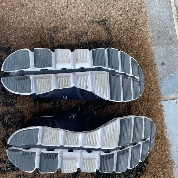 On cloud sneakers - Picture 5 of 7